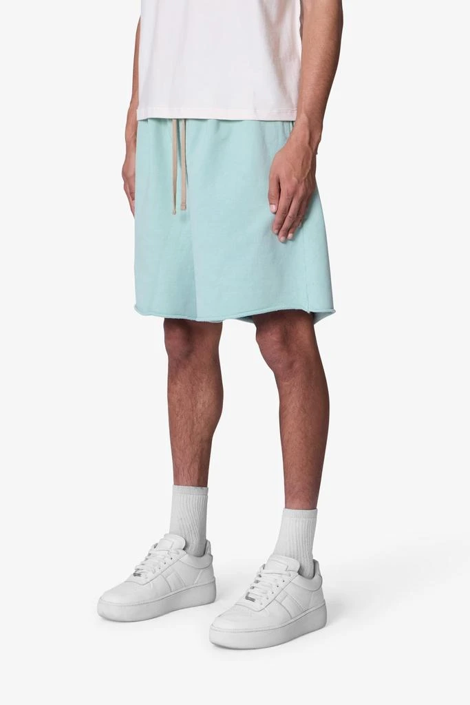 商品MNML|Oversized Sweatshorts - Seafoam,价格¥180,第2张图片详细描述