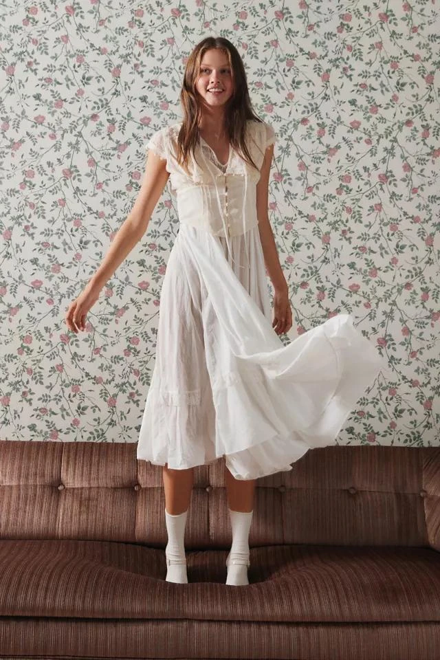 商品Urban Outfitters|UO Brandy Lace Midi Dress,价格¥982,第1张图片