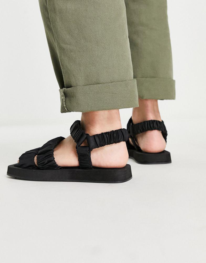 Topshop Panama ruched strappy sandal in black商品第2张图片规格展示