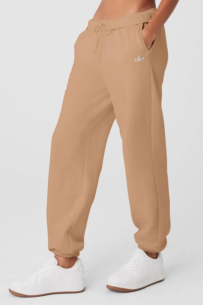 商品Alo|Accolade Sweatpant - Toasted Almond,价格¥879,第4张图片详细描述