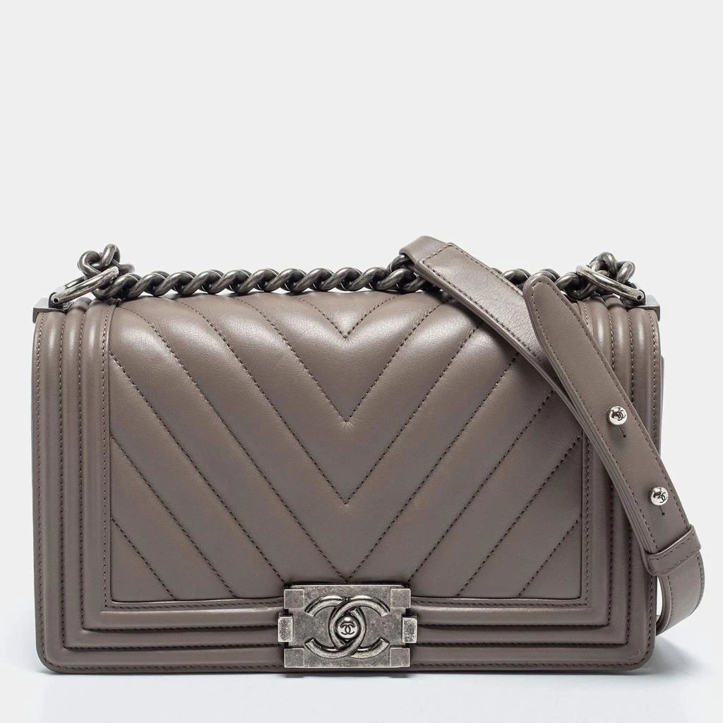 商品[二手商品] Chanel|Chanel Grey Chevron Leather Medium Boy Flap Bag,价格¥21623,第1张图片