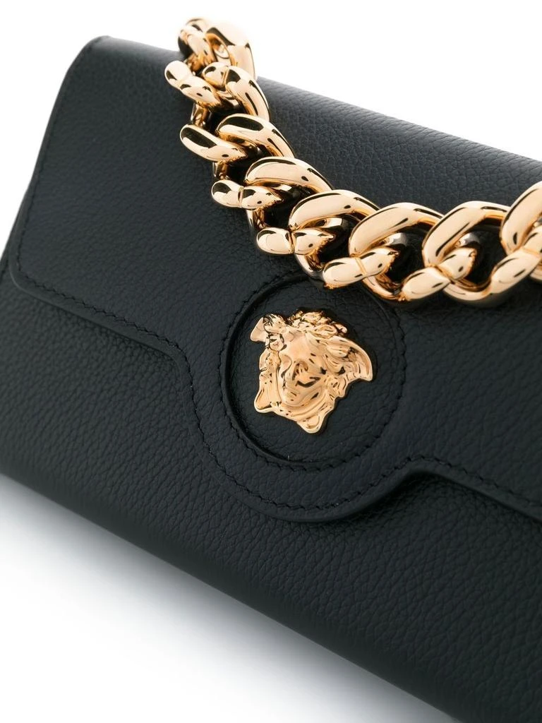 商品Versace|Versace women's black leather shoulder bag,价格¥6773,第5张图片详细描述