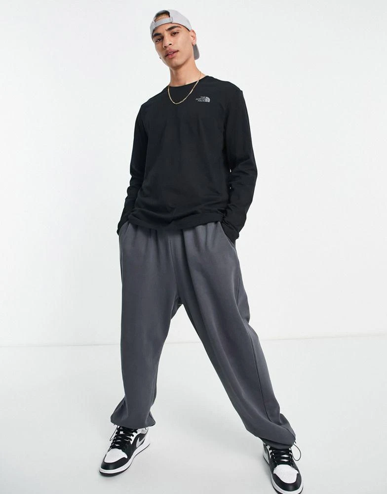 商品The North Face|The North Face Easy long sleeve t-shirt in black,价格¥228,第4张图片详细描述