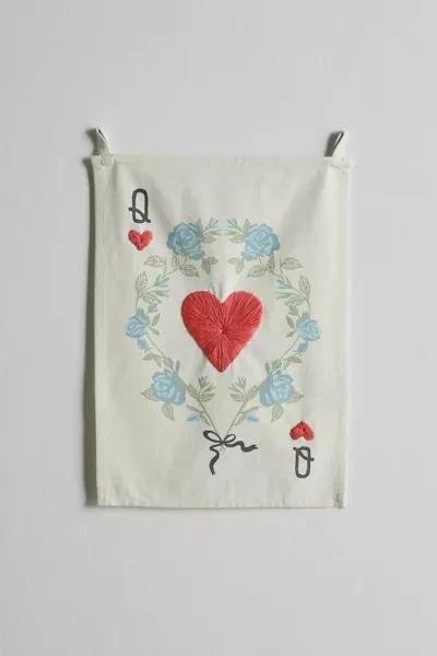 商品Urban Outfitters|Queen Of Hearts Embroidered Tapestry,价格¥296,第2张图片详细描述