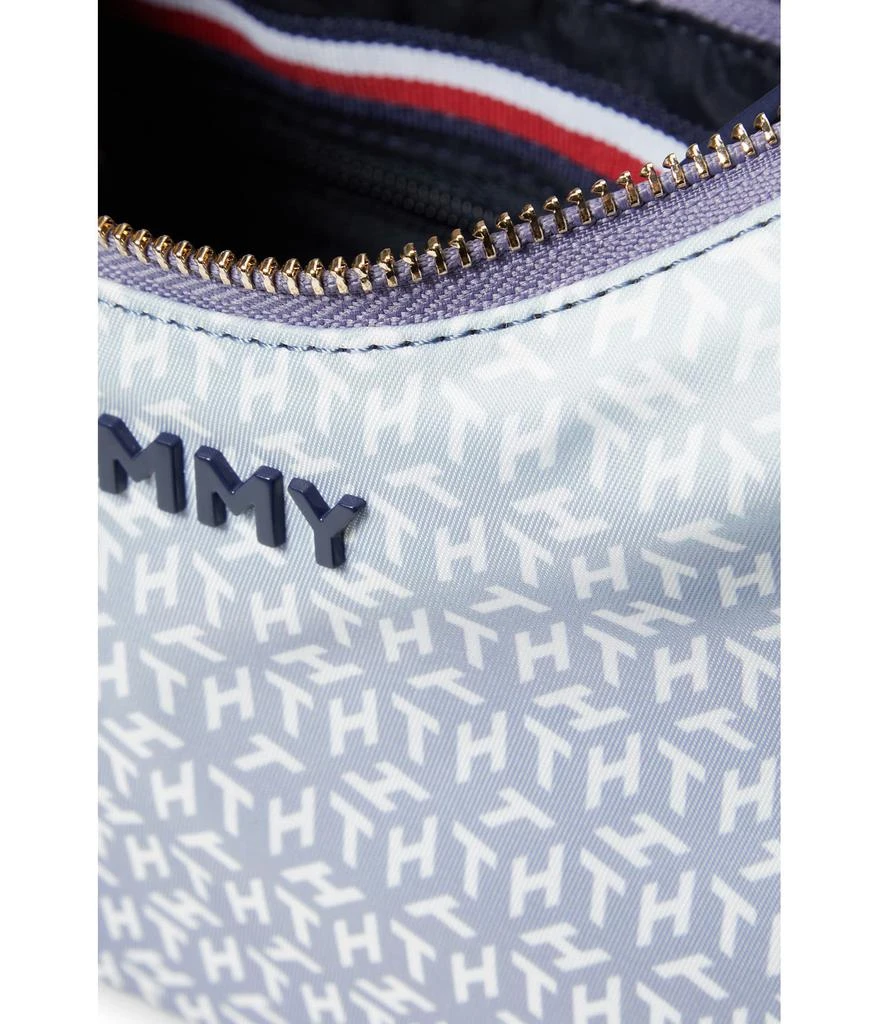 商品Tommy Hilfiger|Taylor Hobo Crossbody Print Recycled Smooth Nylon,价格¥411,第3张图片详细描述