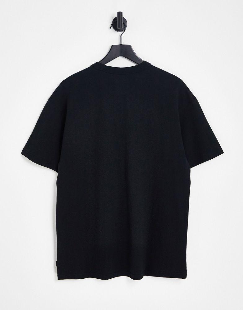 Nike Premium Essentials oversized t-shirt with chest pocket in black商品第4张图片规格展示