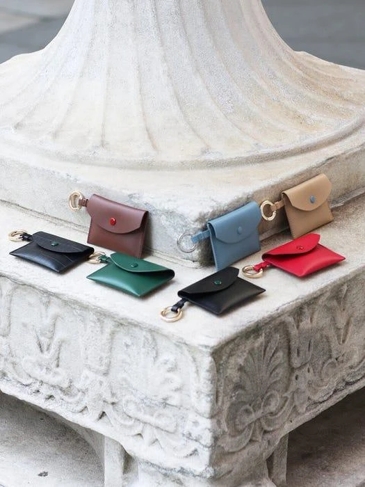 商品YINA YINA NEW YORK|Kafka Card Wallet - 7 Colors,价格¥461,第1张图片