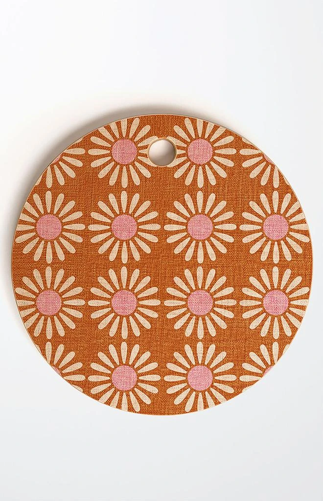 商品DENY Designs|Schatzi Brown Retro Jumbo Daisy Cutting Board,价格¥291,第1张图片