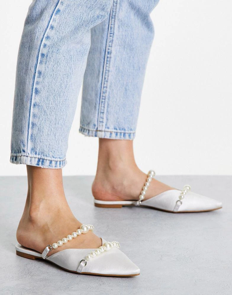 商品ASOS|ASOS DESIGN Lasting faux pearl ballet mules in ivory satin,价格¥153,第3张图片详细描述