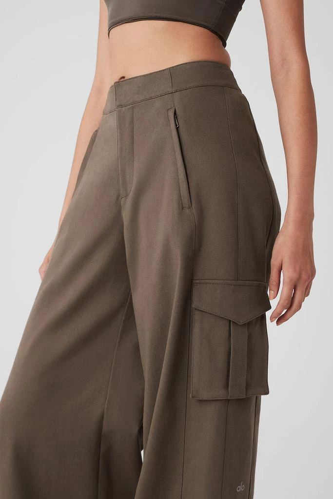 商品Alo|Show Off Cargo Wide Leg Trouser - Olive Tree,价格¥724,第4张图片详细描述