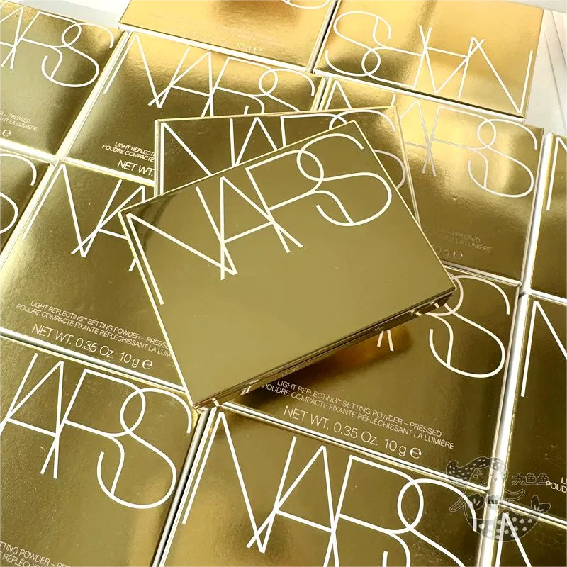 NARS 纳斯 圣诞限定金壳大白饼蜜粉饼定妆带粉扑 10g 细腻控油持妆轻 商品