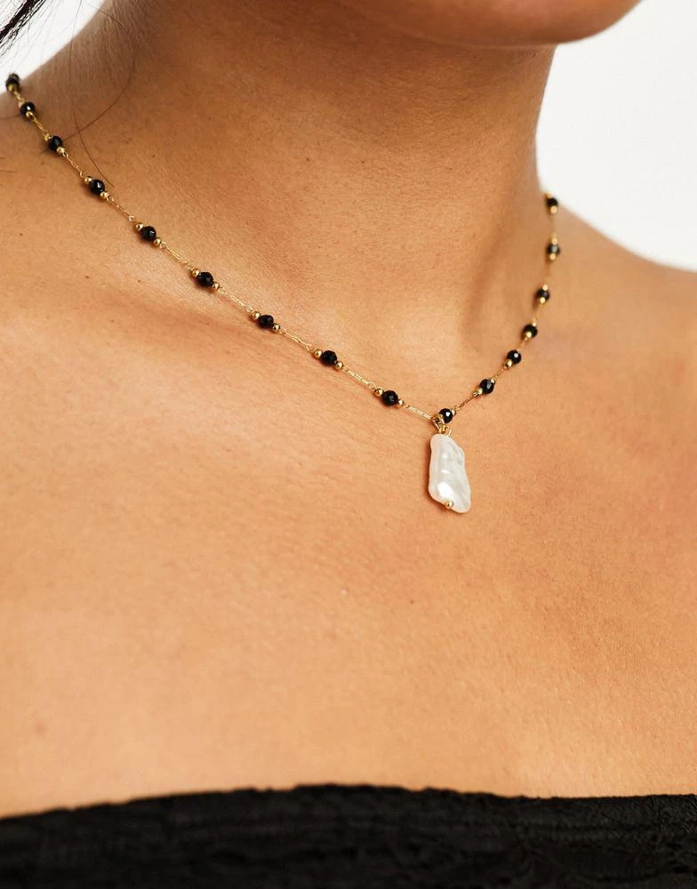 商品Petit Moments|Petit Moments gold plated arne faux pearl drop beaded necklace in black and gold,价格¥332,第2张图片详细描述
