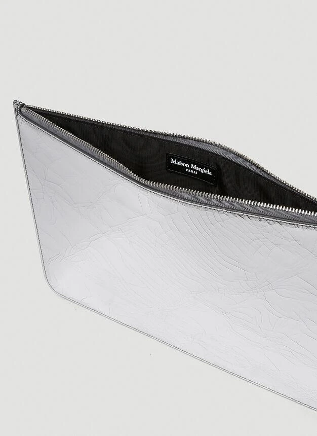 商品MAISON MARGIELA|Four Stitch Metallic Pouch in Silver,价格¥3445,第5张图片详细描述