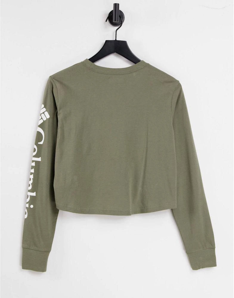 商品Columbia|Columbia North Cascades long sleeve cropped t-shirt in green Exclusive at ASOS,价格¥271,第2张图片详细描述