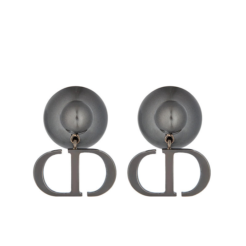 商品Dior|【预售3-7天】DIOR/迪奥 22新款TRIBALES系列 女士金属覆层金属“CD”标志灰色树脂珠饰耳环E1293TRIRS_D806,价格¥4162,第6张图片详细描述