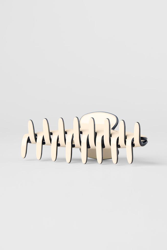 Alo Outline Claw Clip - Macadamia/Black - Fashion  display picture 2