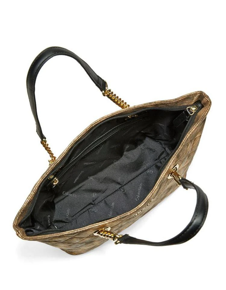 商品Calvin Klein|Quilted Faux Leather Handbag,价格¥312,第3张图片详细描述
