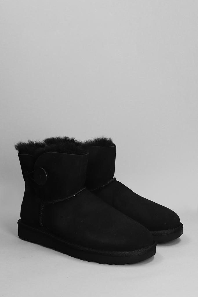 UGG Mini Bailey Buttonii Low Heels Ankle Boots In Black Suede商品第2张图片规格展示