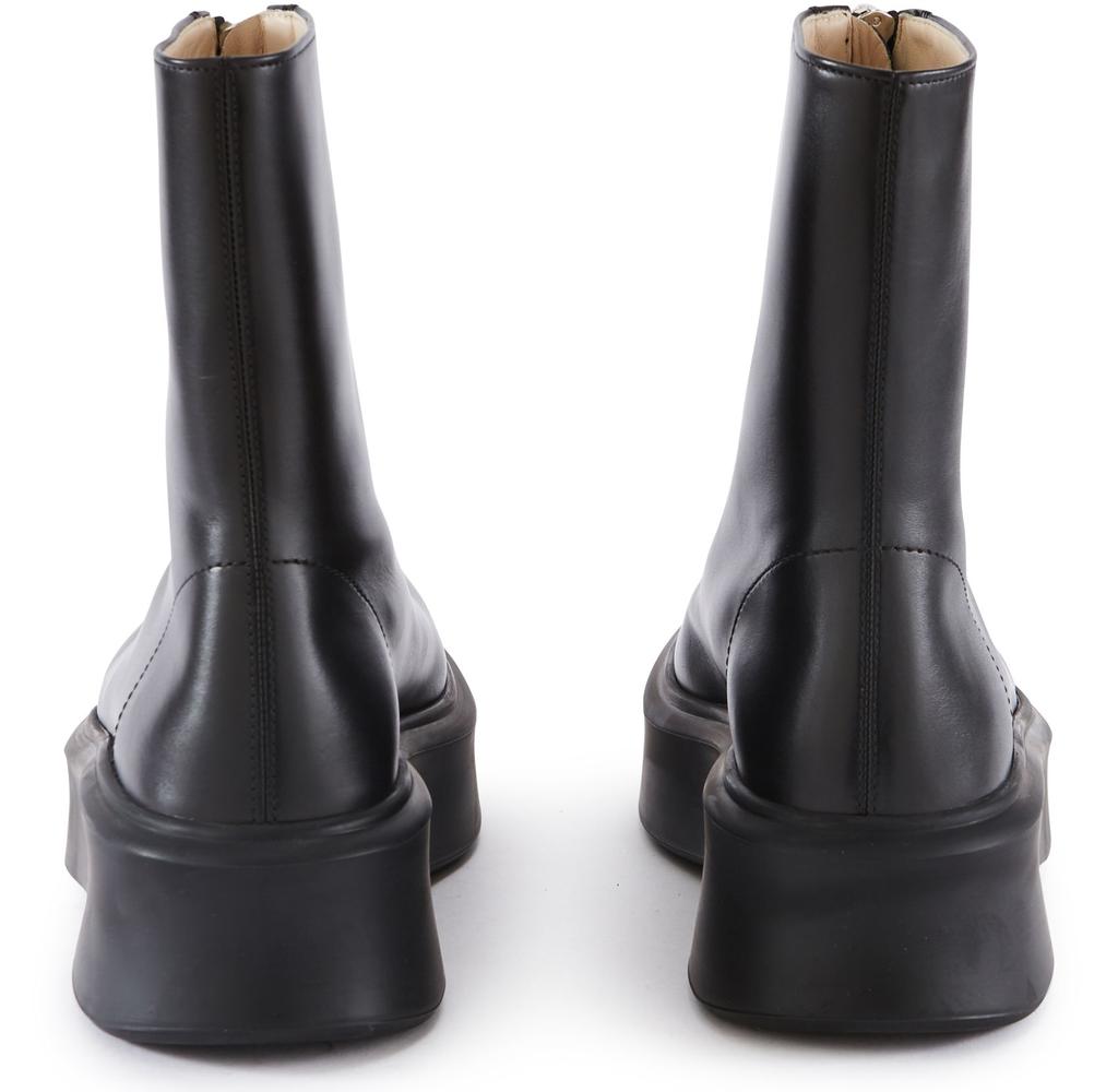 ブーツその他 THE ROW NABUK ZIPPED BOOTS Zipped Boot I Beige in Nubuck – The Row