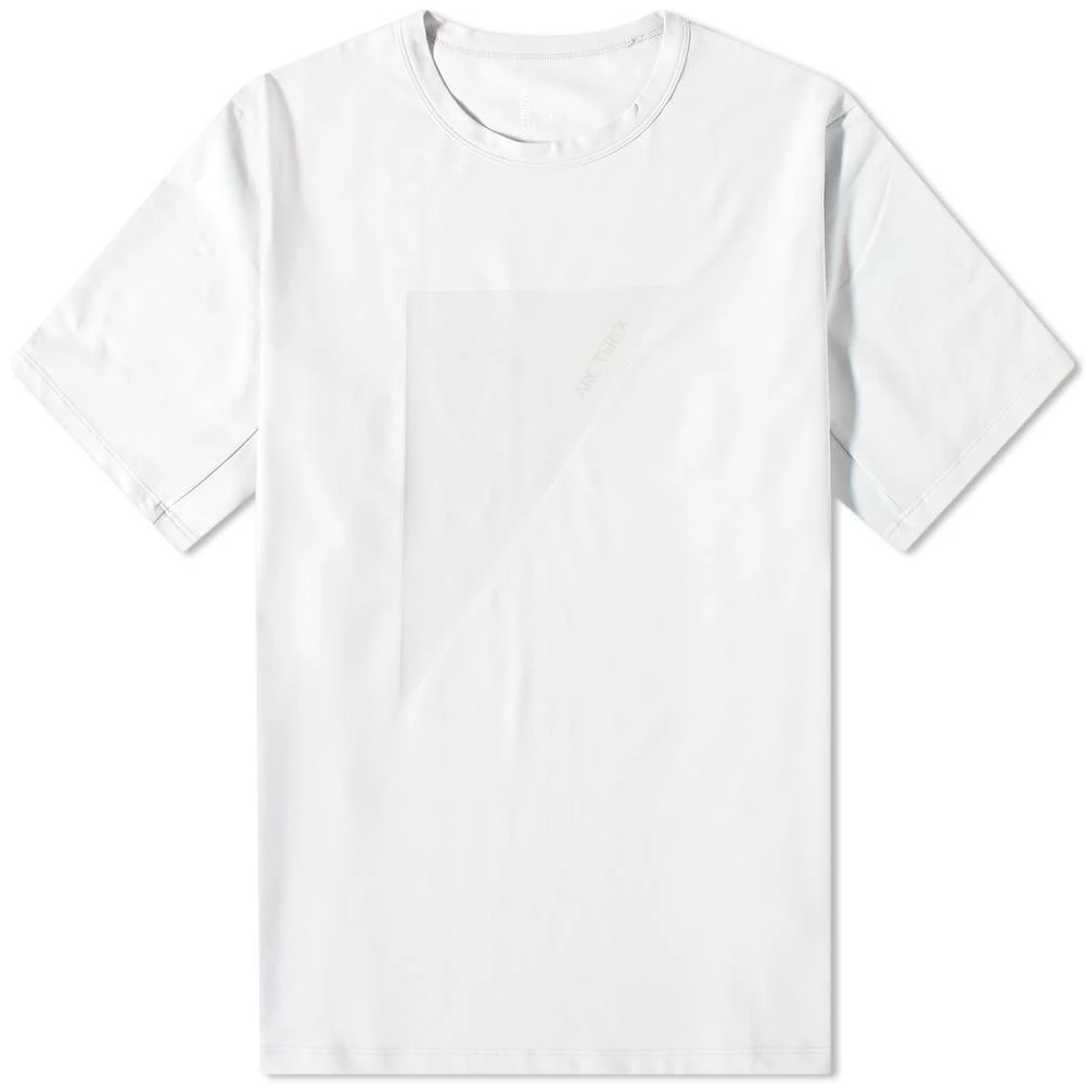 商品Arc'teryx|Arc'teryx Captive Arc'postrophe Word T-Shirt,价格¥609,第1张图片