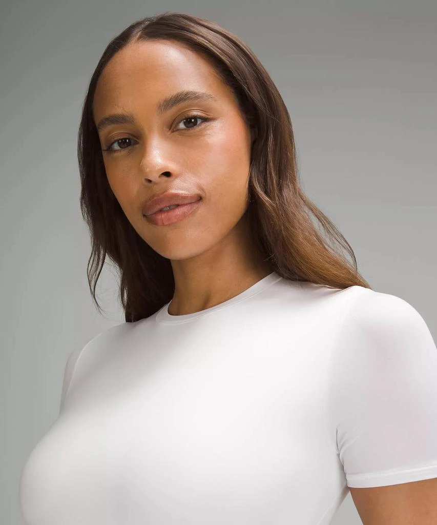 商品Lululemon|Wundermost Ultra-Soft Nulu Short-Sleeve Crew Thong Bodysuit,价格¥447,第4张图片详细描述