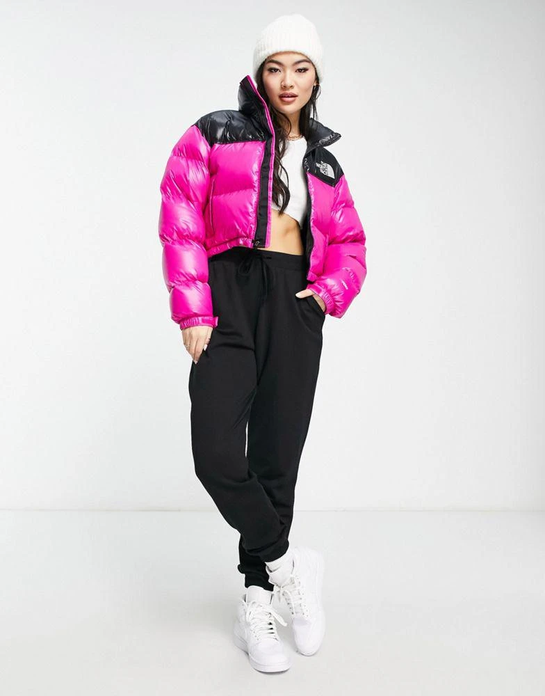 商品The North Face|The North Face Nuptse cropped down jacket in pink and black,价格¥1436,第3张图片详细描述