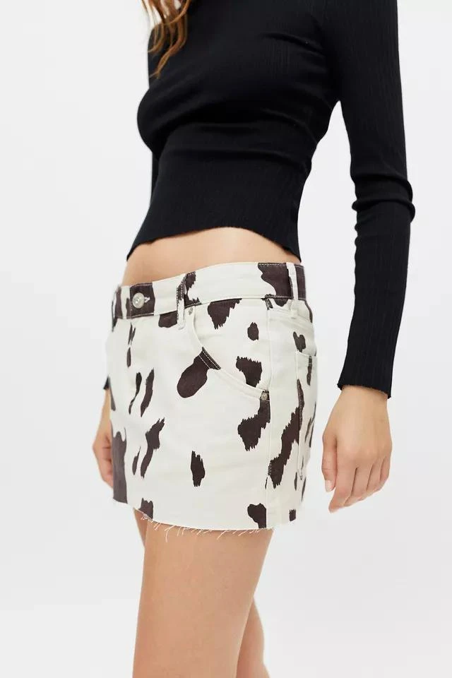 商品Urban Outfitters|UO Cow Print Denim Mini Skirt,价格¥38,第4张图片详细描述