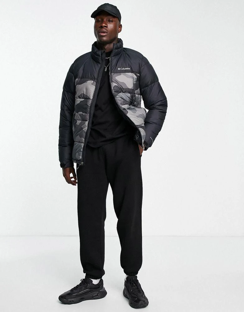 商品Columbia|Columbia Pike Lake puffer jacket in black camo,价格¥809,第2张图片详细描述