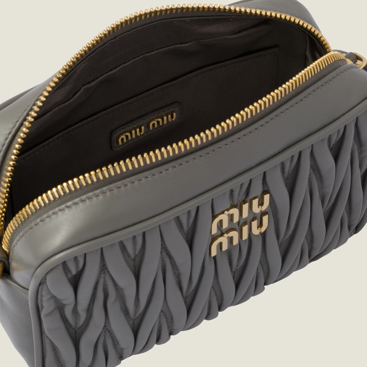 包邮包税【预售7天发货】 MIUMIU缪缪 24春夏 女士 手提包 Sac porté épaule en cuir nappa matelassé 5BH118_N88_F0K44_V_WOM 商品