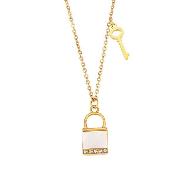 商品Olivia Le|Kora Mother Of Pearl Padlock Necklace,价格¥438,第1张图片