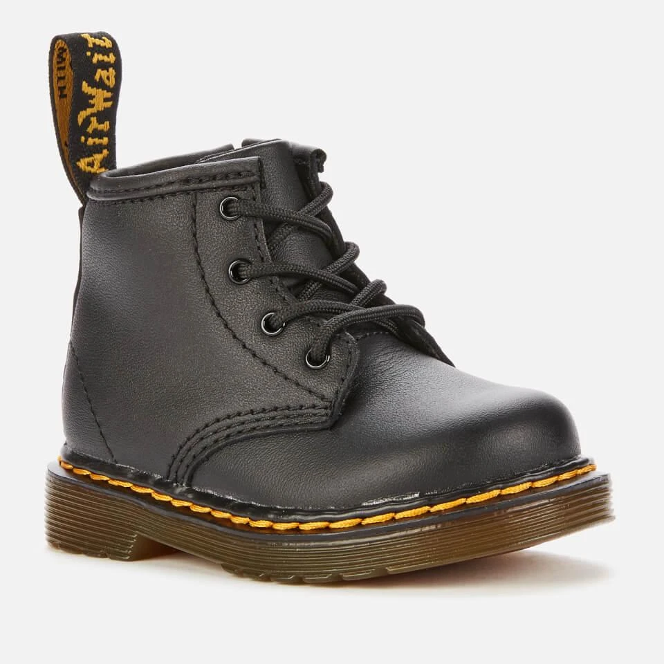 商品Dr. Martens|DR. MARTENS TODDLERS' 1460 LEATHER LACE-UP 4 EYE BOOTS - BLACK,价格¥287,第2张图片详细描述