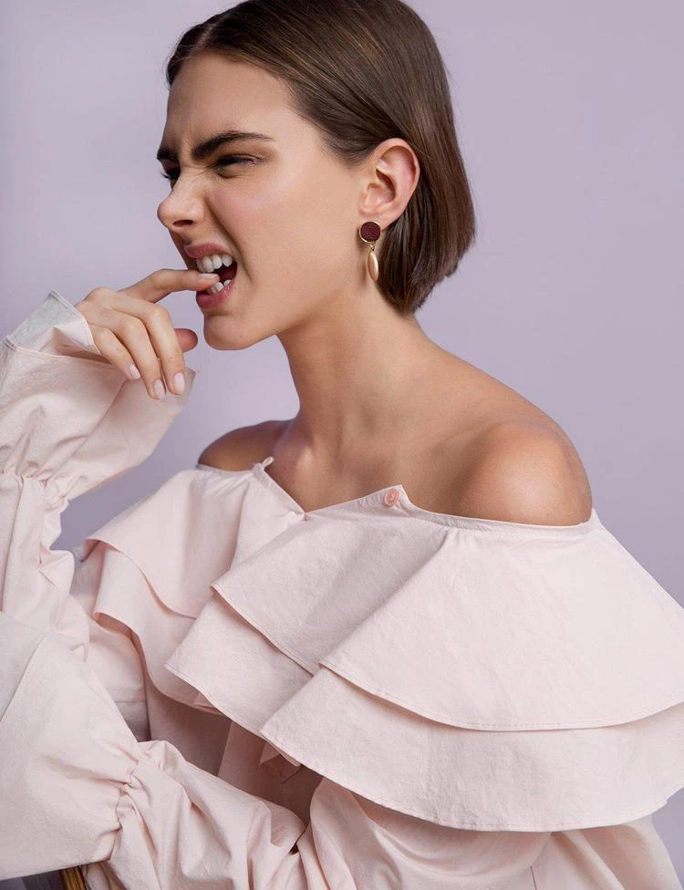 Pearlized Drop Earrings 商品