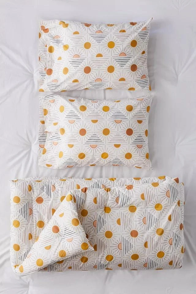商品Urban Outfitters|Geo Sun Comforter Set,价格¥623,第1张图片