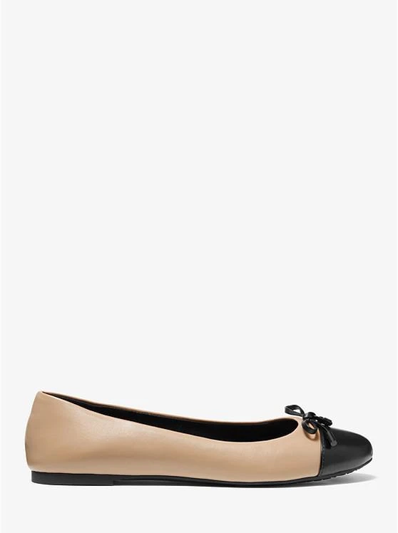 商品Michael Kors|Melody Two-Tone Ballet Flat,价格¥663,第2张图片详细描述