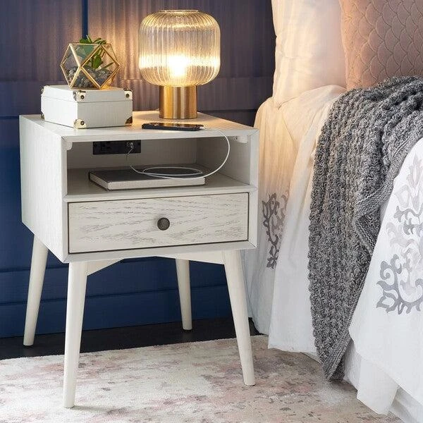 商品Safavieh|Scully Nightstand W/ Usb,价格¥1868,第5张图片详细描述
