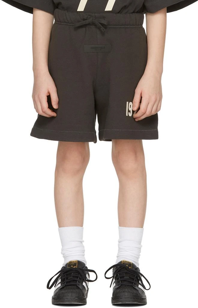 商品Essentials|Kids Black Fleece '1977' Shorts,价格¥347,第2张图片详细描述