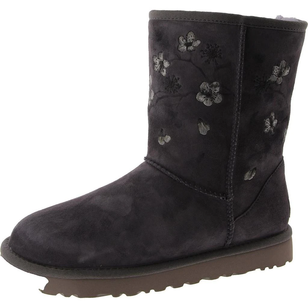 商品UGG|Ugg Women's Sheepskin Classic Short Metallic Snow Leopard Mid-Calf Boot,价格¥501,第2张图片详细描述