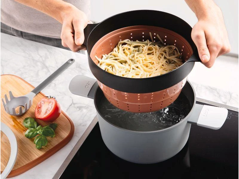 商品BergHOFF|BergHOFF Leo 10" Silicone 2-in-1 Steamer and Strainer, Pink & Grey,价格¥477,第2张图片详细描述