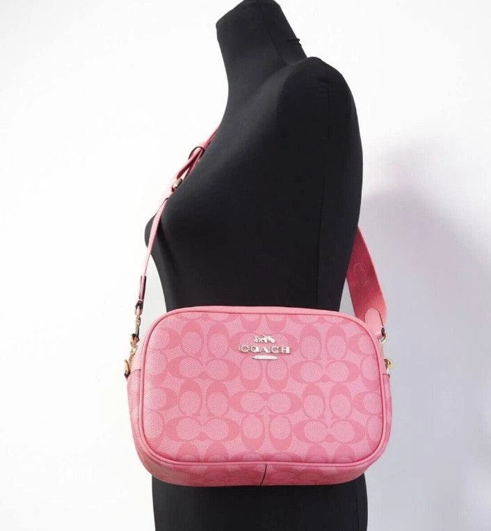 商品Coach|COACH Jamie Medium Pink Lemonade Coated Canvas Camera Crossbody Handbag,价格¥1990,第2张图片详细描述