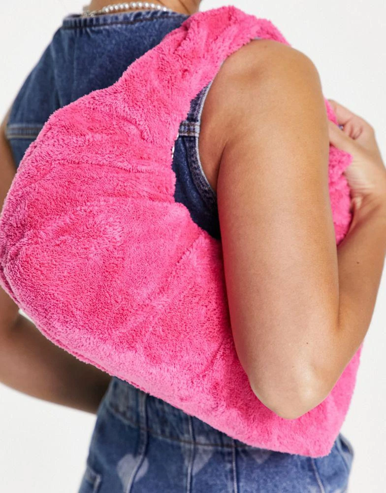 商品Topshop|Topshop Sabrina towelling shoulder bag in pink,价格¥91,第2张图片详细描述