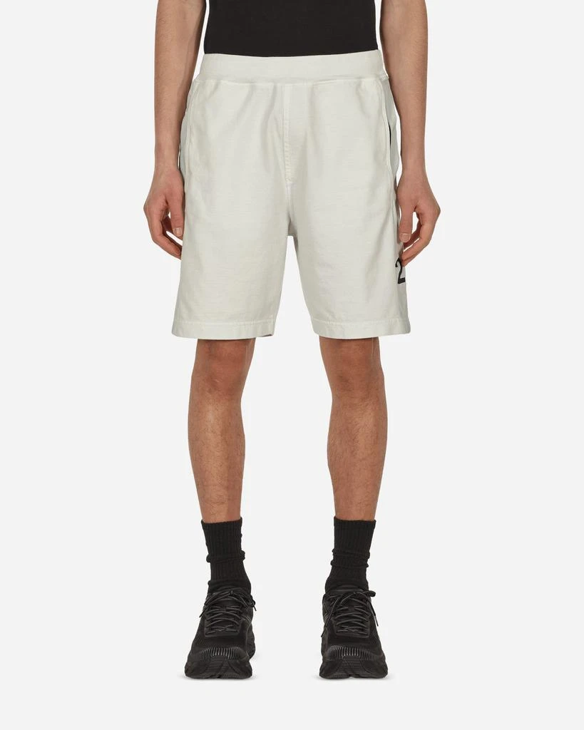 商品Stone Island|82 / 22 Sweatshorts White,价格¥1134,第1张图片