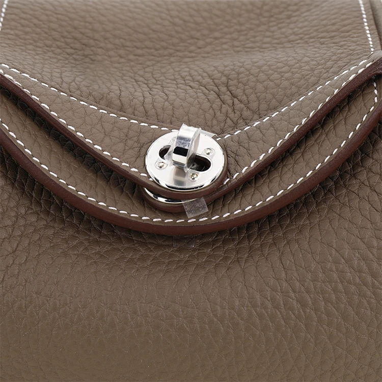 商品[国内直发] Hermes|爱马仕 Lindy 银扣 19 Taurillon Clemence牛皮 手提包单肩包斜挎包 迷你 女款 18 Etoupe大象灰,价格¥100522,第7张图片详细描述