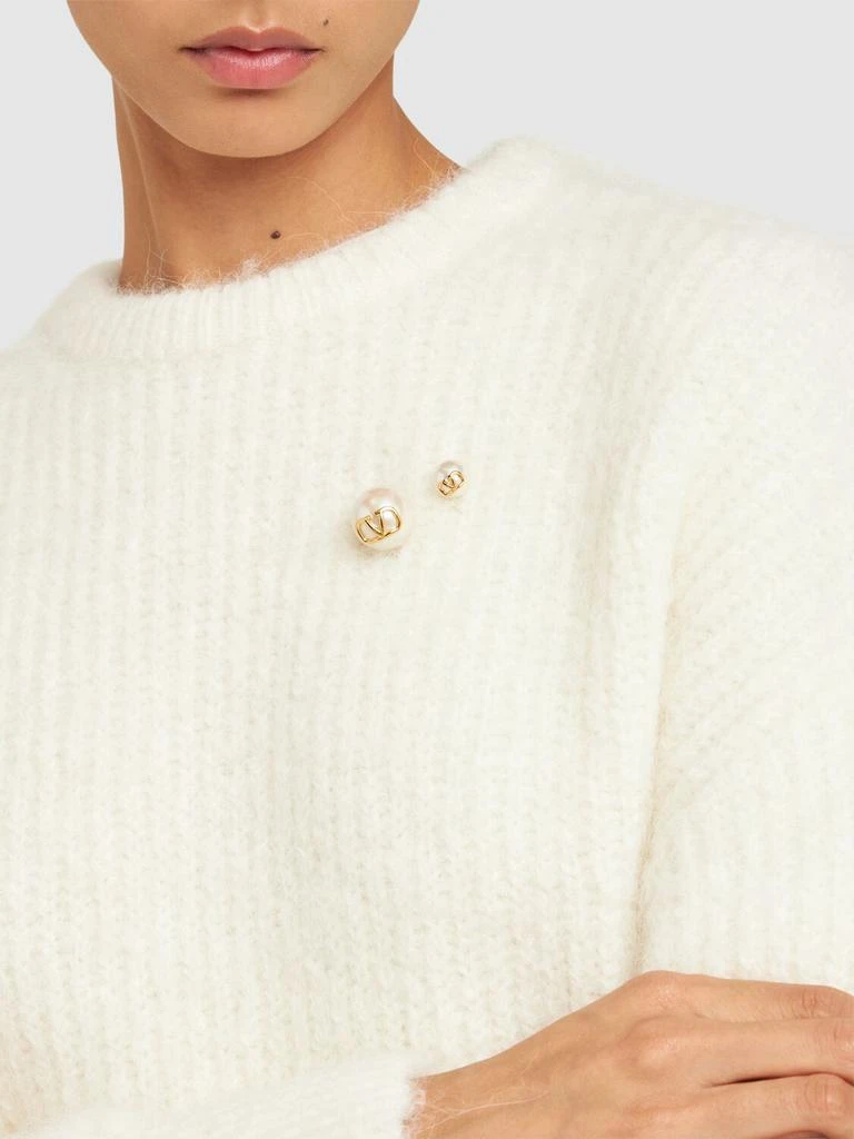 商品Valentino|V Logo Signature Faux Pearl Brooch,价格¥1873,第1张图片详细描述