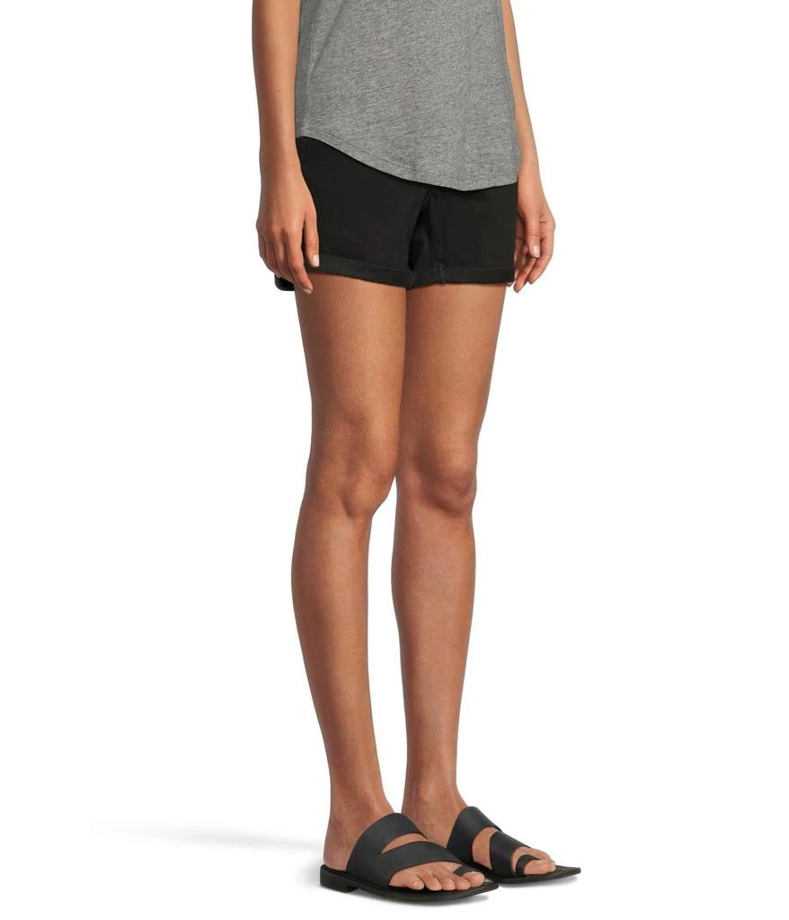 商品Levi's|Mid Length Shorts,价格¥240,第2张图片详细描述