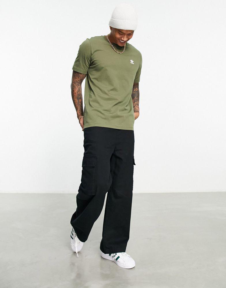 商品Adidas|adidas Originals Trefoil Essentials logo t-shirt in olive,价格¥204,第5张图片详细描述