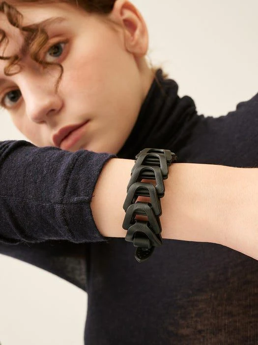 商品Coccinelle|Unique leather Bracelet (1 Color),价格¥907,第1张图片