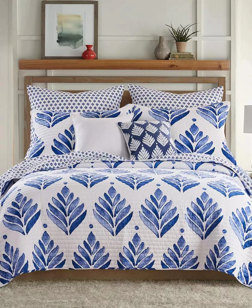 商品Levtex|Vintage-Like Blossom Embroidered Decorative Pillow, 18" x 18",价格¥282,第1张图片详细描述