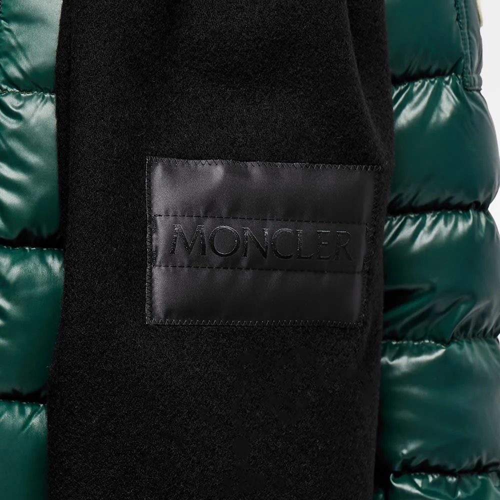 商品Moncler|Moncler Tonal Logo Scarf,价格¥2667,第5张图片详细描述