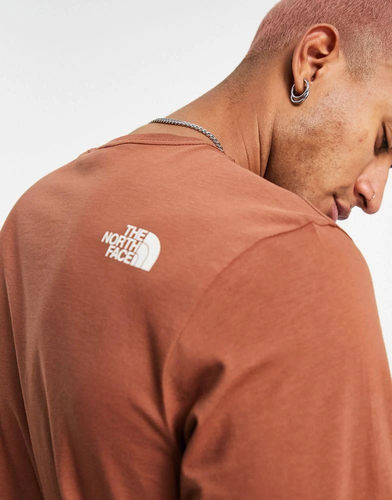 商品The North Face|The North Face centre dome long sleeve t-shirt in turtle brown Exclusive at ASOS,价格¥254,第2张图片详细描述