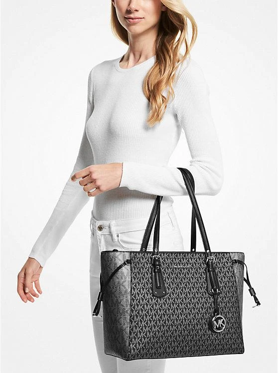 商品Michael Kors|Voyager Medium Two-Tone Metallic Logo Tote Bag,价格¥2234,第3张图片详细描述